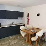 Apollo 5 Apartment
